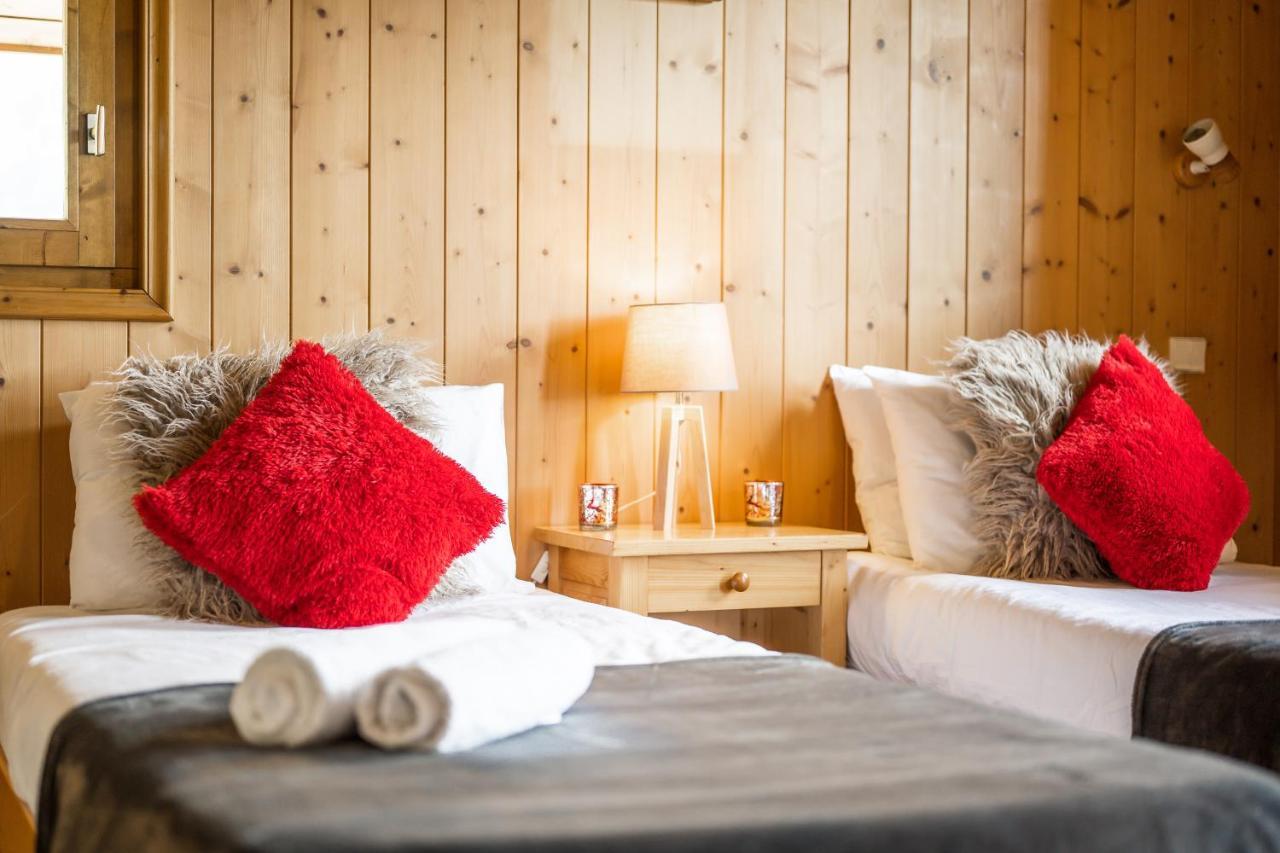 Chalet Himalaya , 10 Person Chalet With 5 Ensuite Bedrooms And Outdoor Jacuzzi In Meribel Centre Extérieur photo