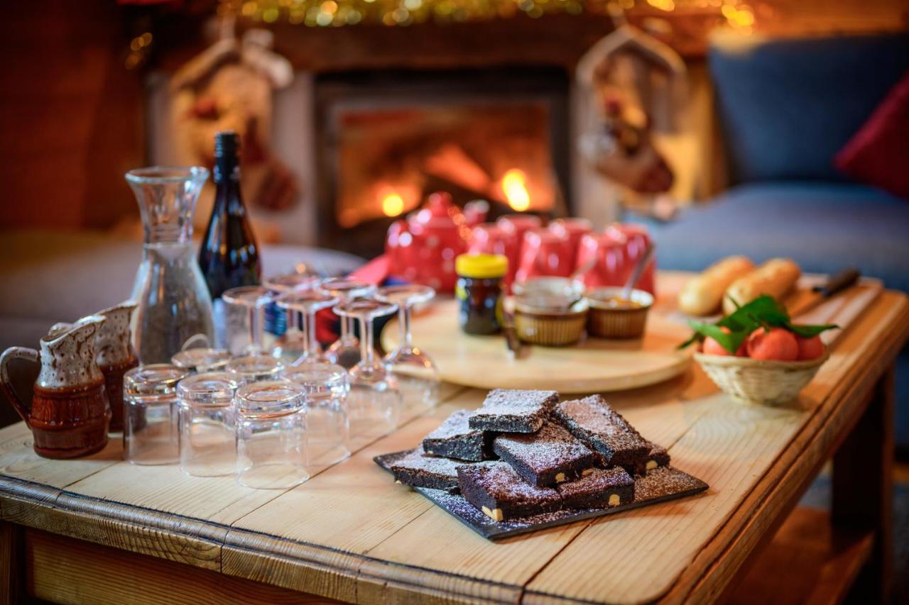Chalet Himalaya , 10 Person Chalet With 5 Ensuite Bedrooms And Outdoor Jacuzzi In Meribel Centre Extérieur photo